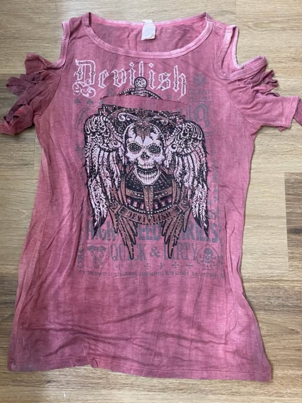 Liberty Wear Rhinestone Skull Wing Graphic T-Shirt Medium